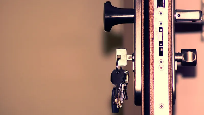 24h locksmith in Valencia, Alicante and the Costa Blanca: damage-free entry at a fixed price